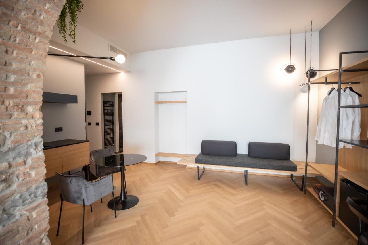 S1 Luxury Suites And Rooms Trieszt Kültér fotó