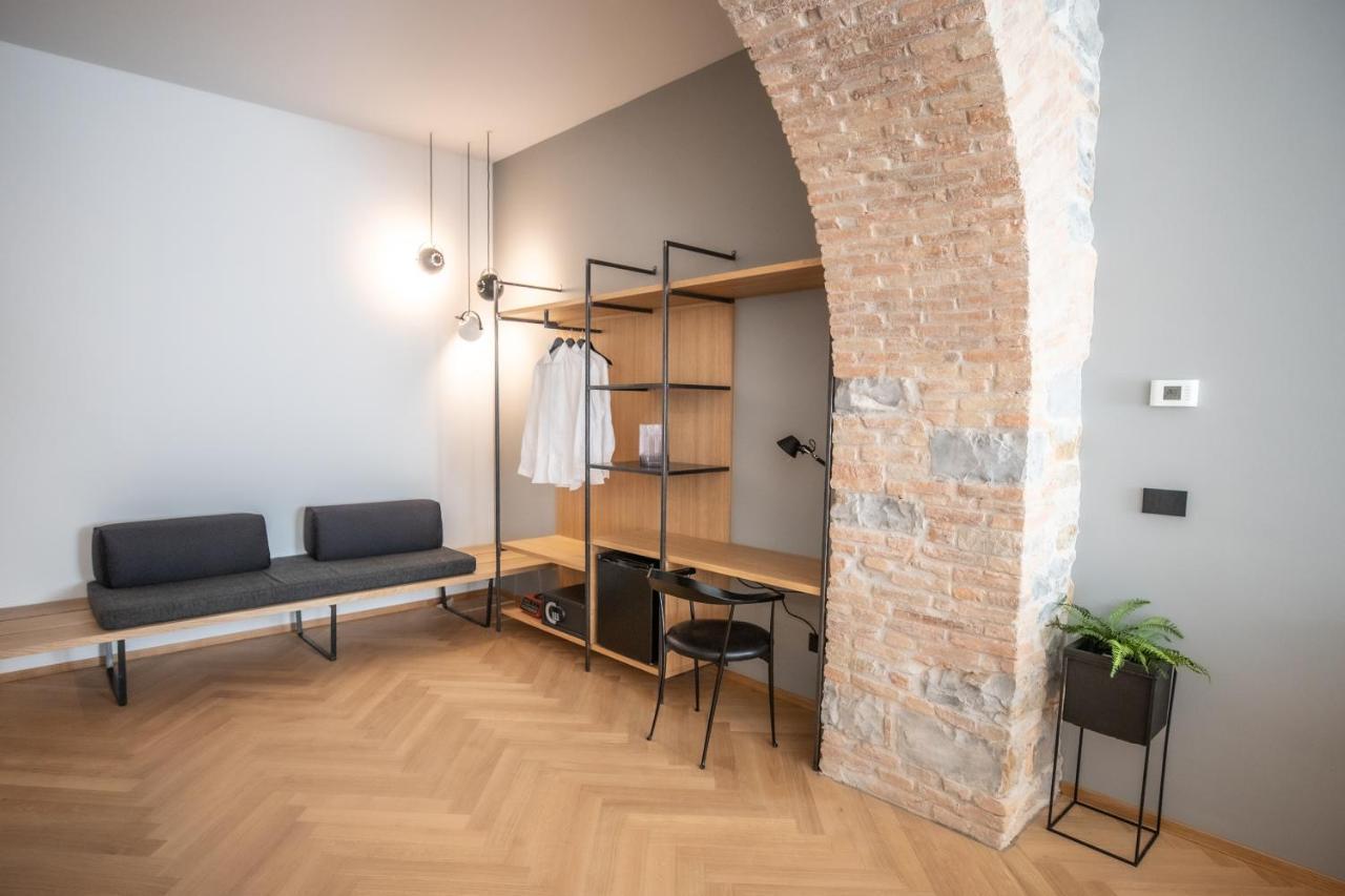 S1 Luxury Suites And Rooms Trieszt Kültér fotó
